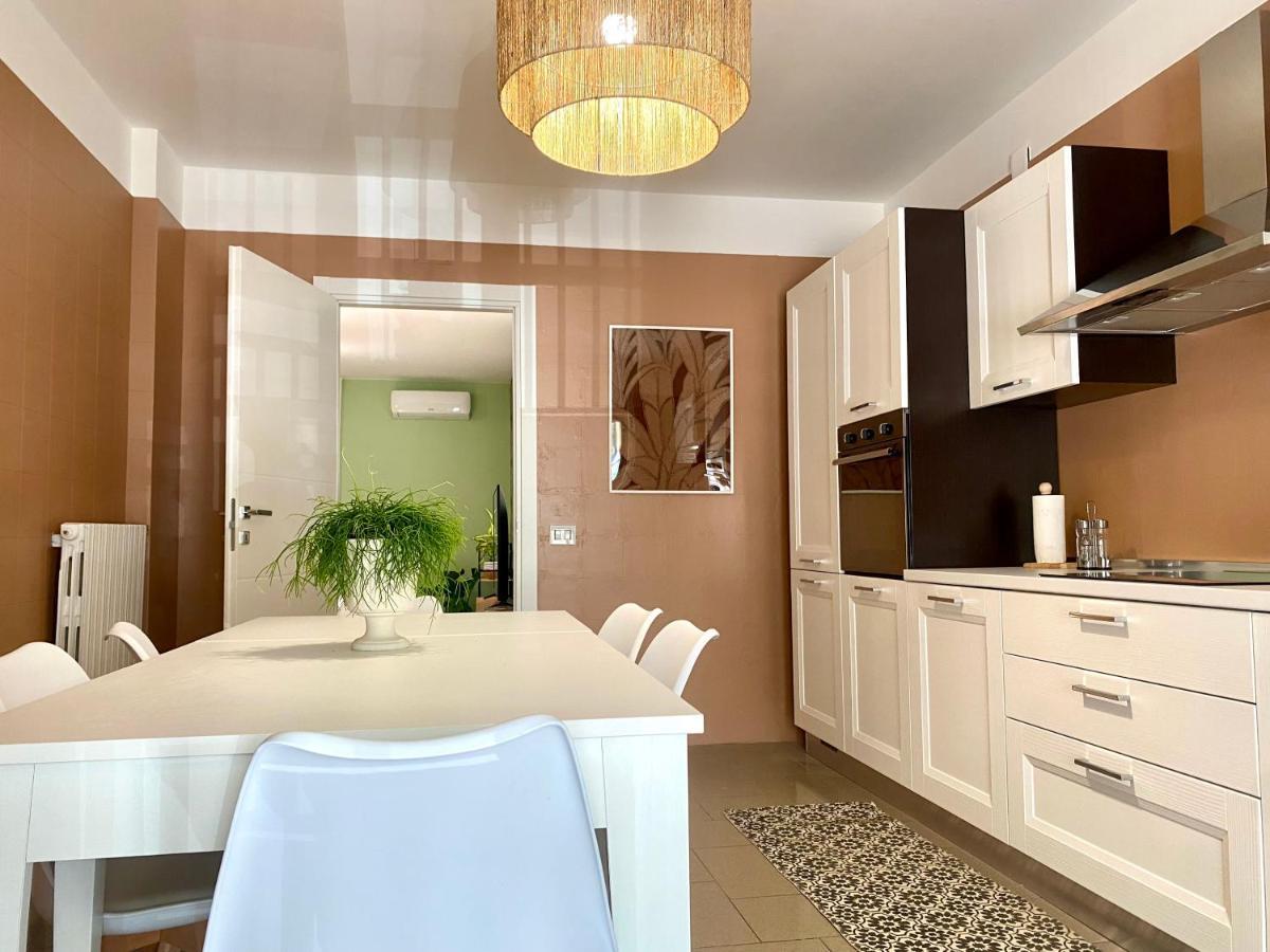 Bella Luna Apulian Living - Puglia Mia Apartments โมโนโปลี ภายนอก รูปภาพ