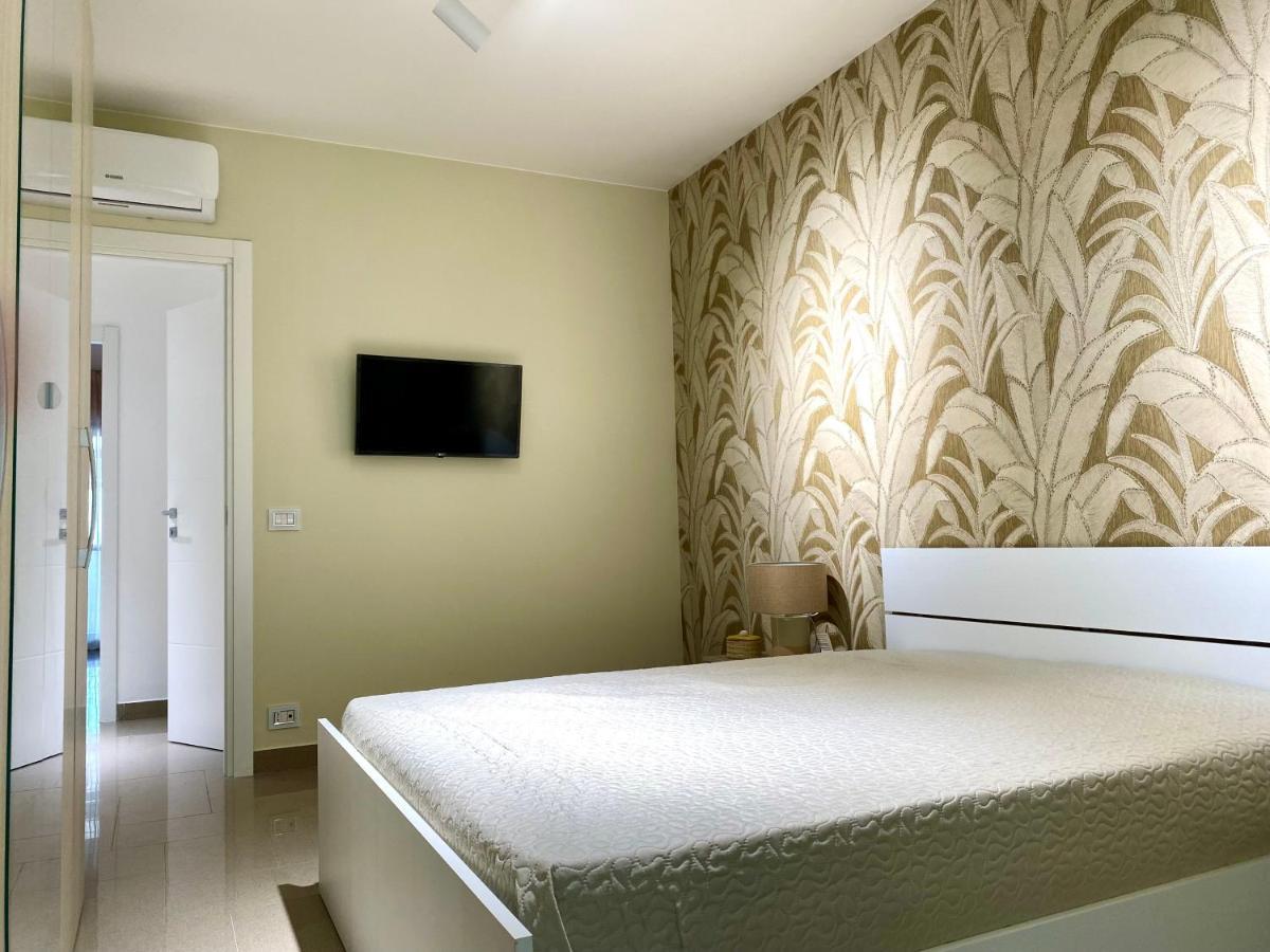 Bella Luna Apulian Living - Puglia Mia Apartments โมโนโปลี ภายนอก รูปภาพ