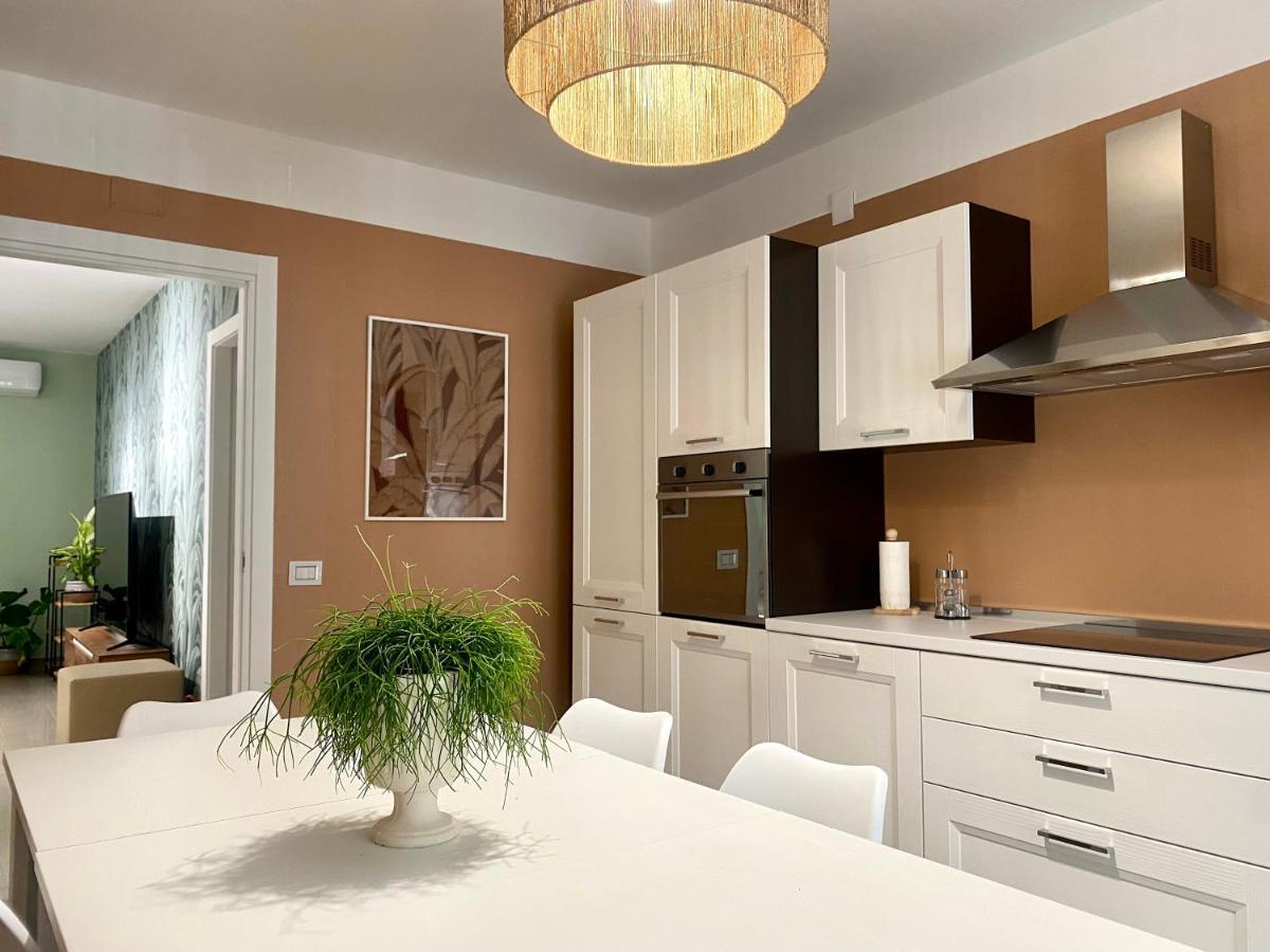 Bella Luna Apulian Living - Puglia Mia Apartments โมโนโปลี ภายนอก รูปภาพ